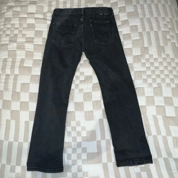 Levi’s 513 Black Jeans - Picture 2 of 3